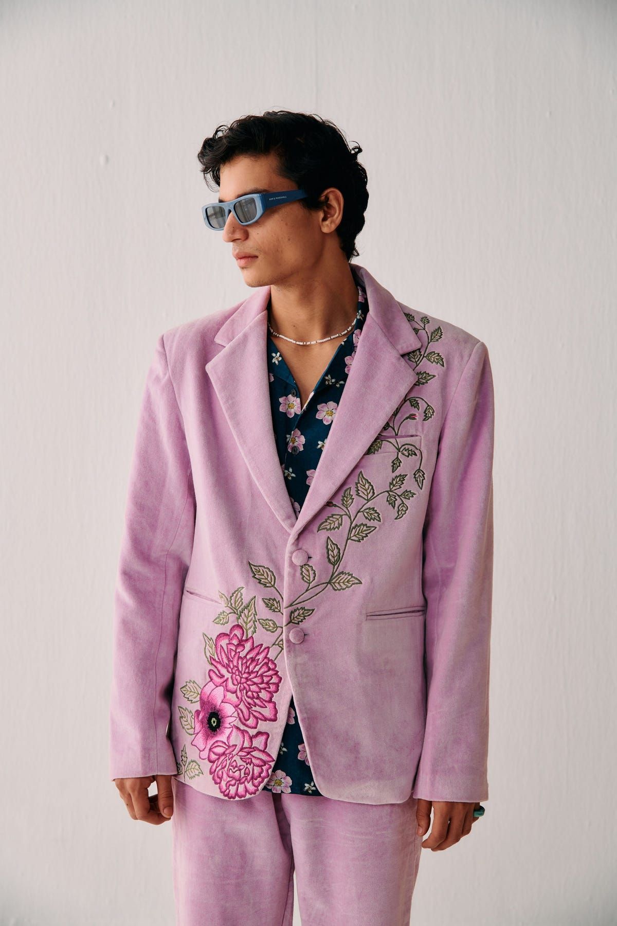 Vintage artwork embroidered blazer-Bubblegum Pink - image 3