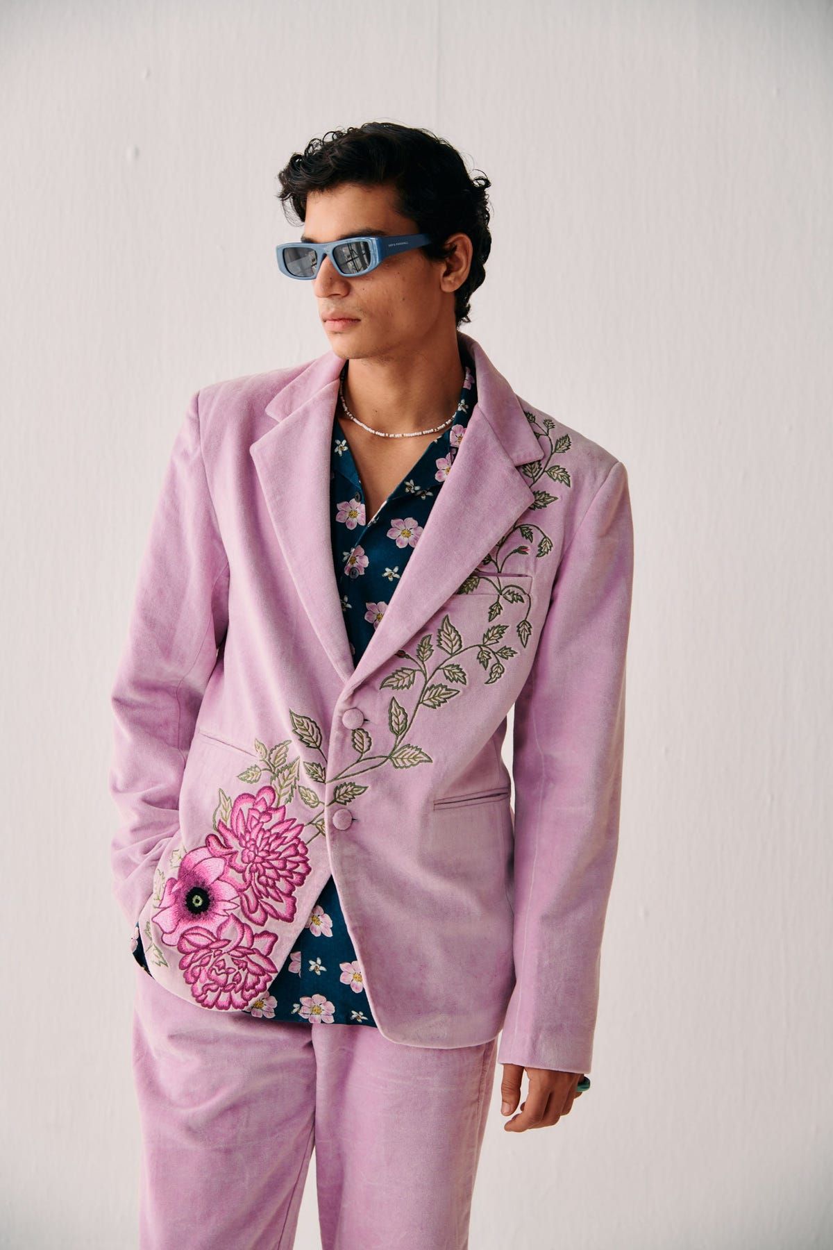 Vintage artwork embroidered blazer-Bubblegum Pink - image 6