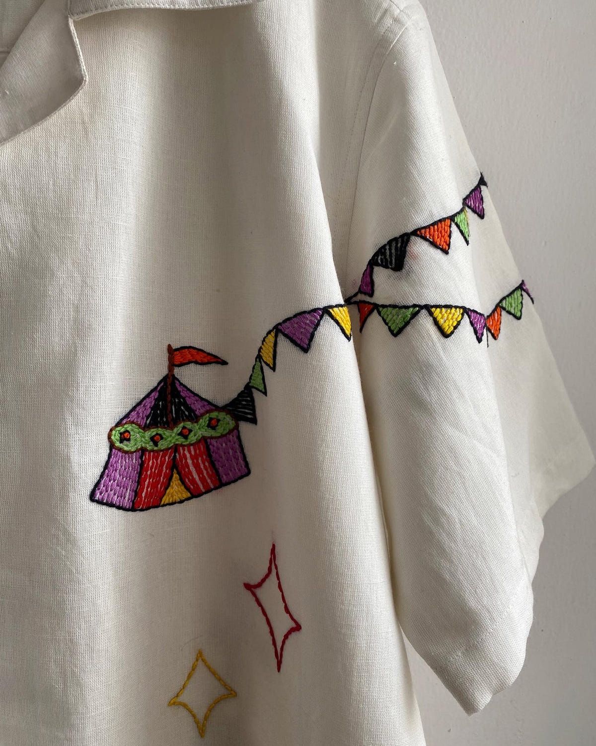 “Le carnaval” embroidered shirt. - image 5