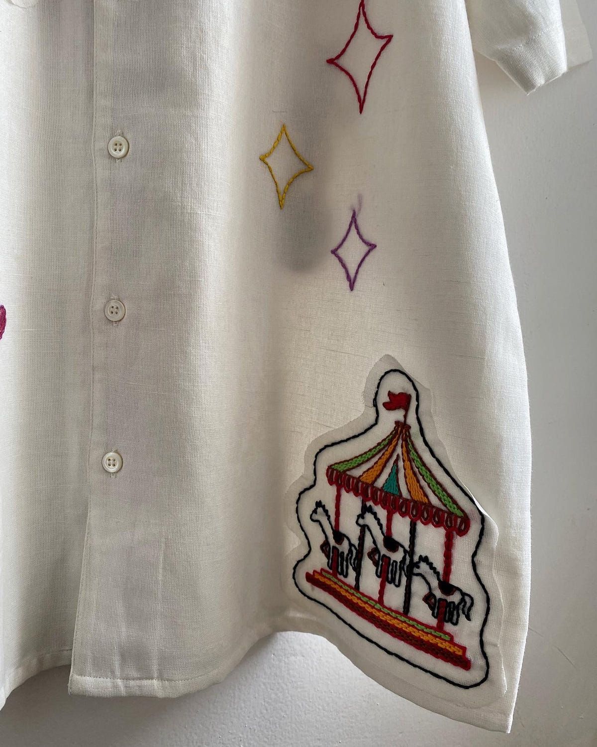“Le carnaval” embroidered shirt. - image 6