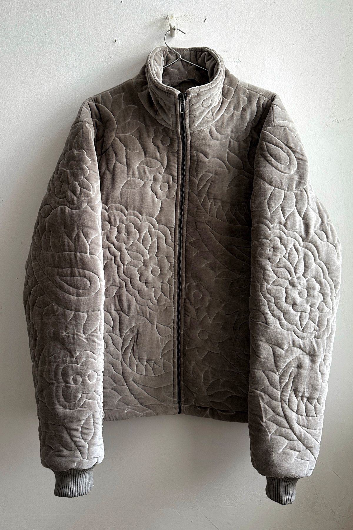 Embroidered paisley quilted jacket - image 2