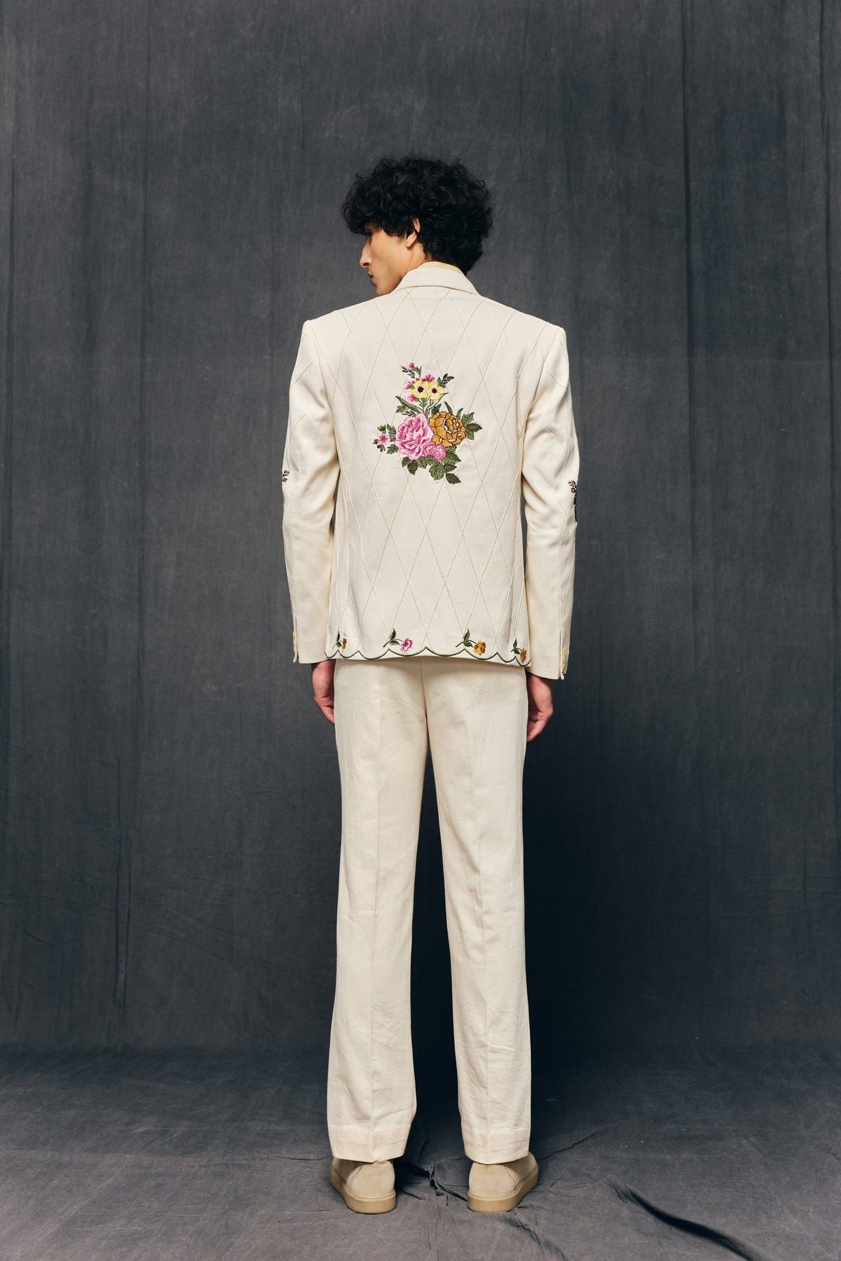 "Ivory bloom" hand embroidered blazer - image 3