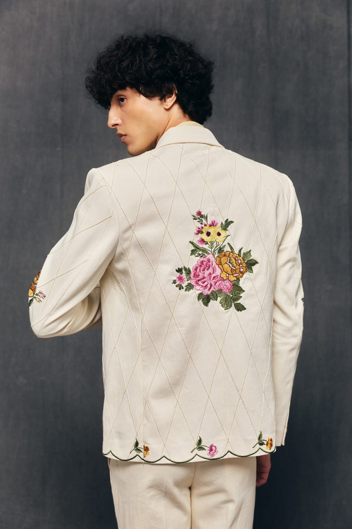 "Ivory bloom" hand embroidered blazer - image 4