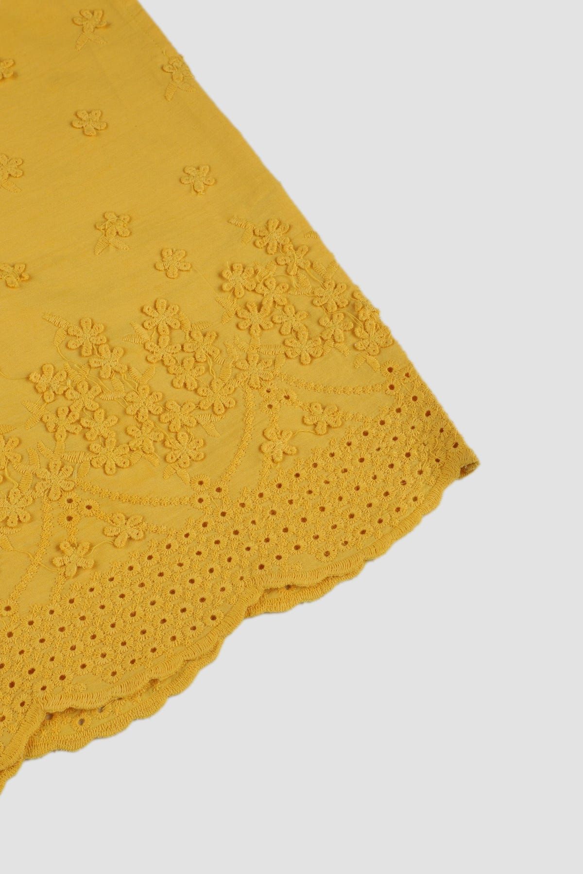 Floral embroidered cutwork shorts - image 4