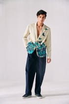 "Le morpho" hand embroidered blazer view 3