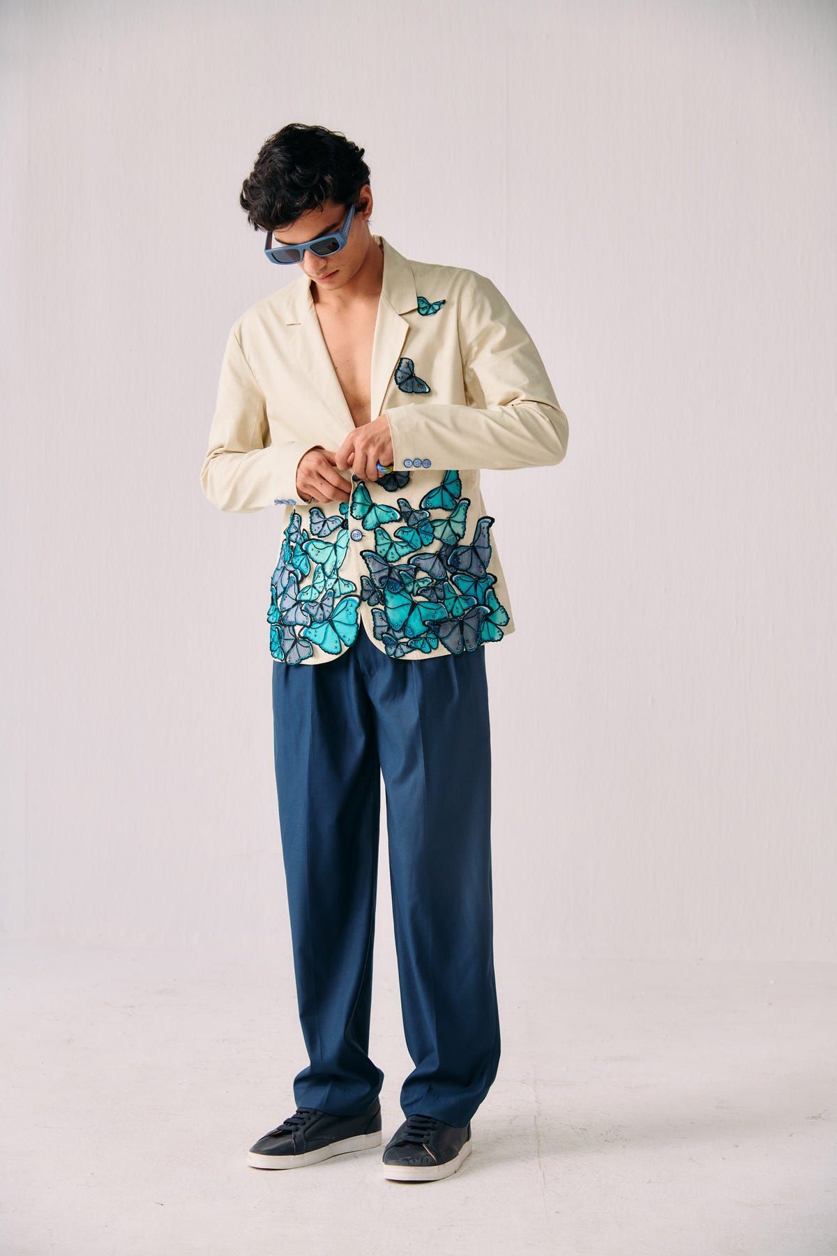"Le morpho" hand embroidered blazer - image 4