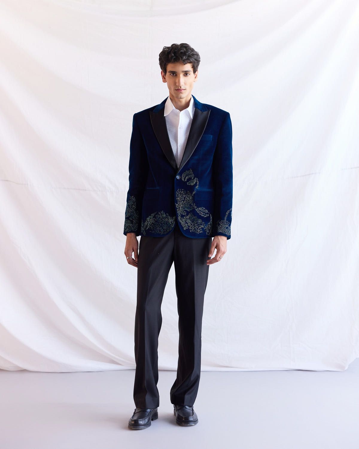 "Le Bahamas" hand embroidered blazer - image 4