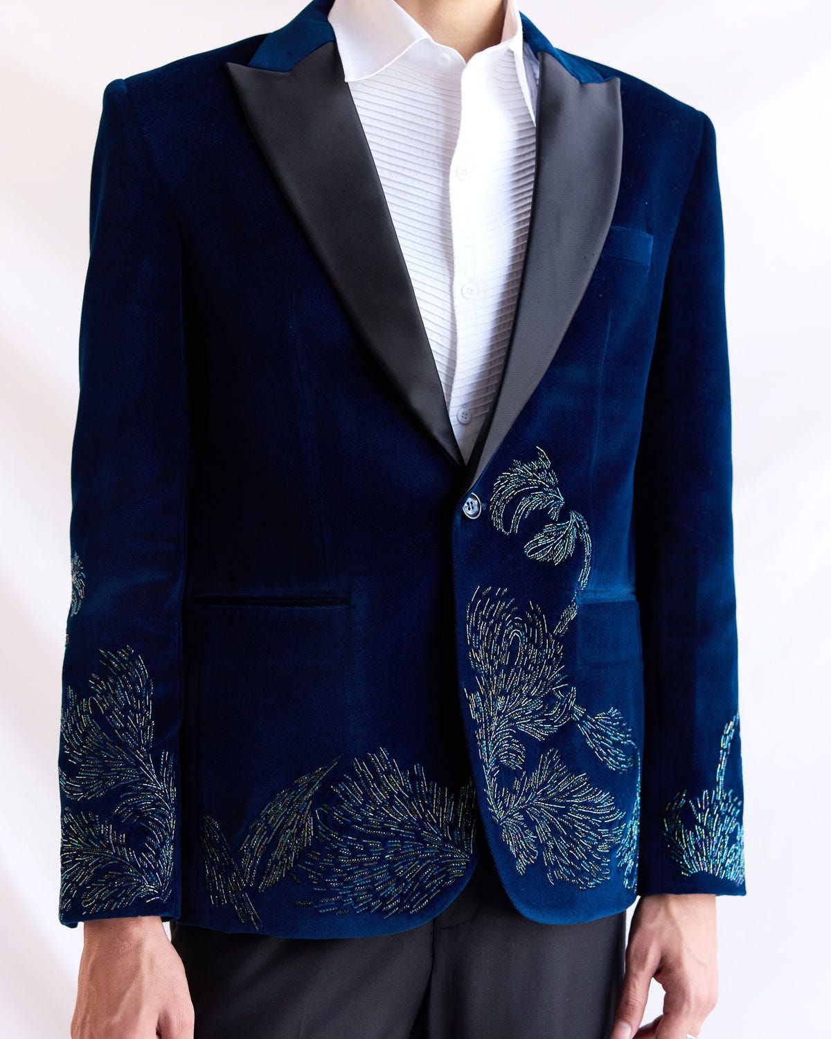 "Le Bahamas" hand embroidered blazer - image 7
