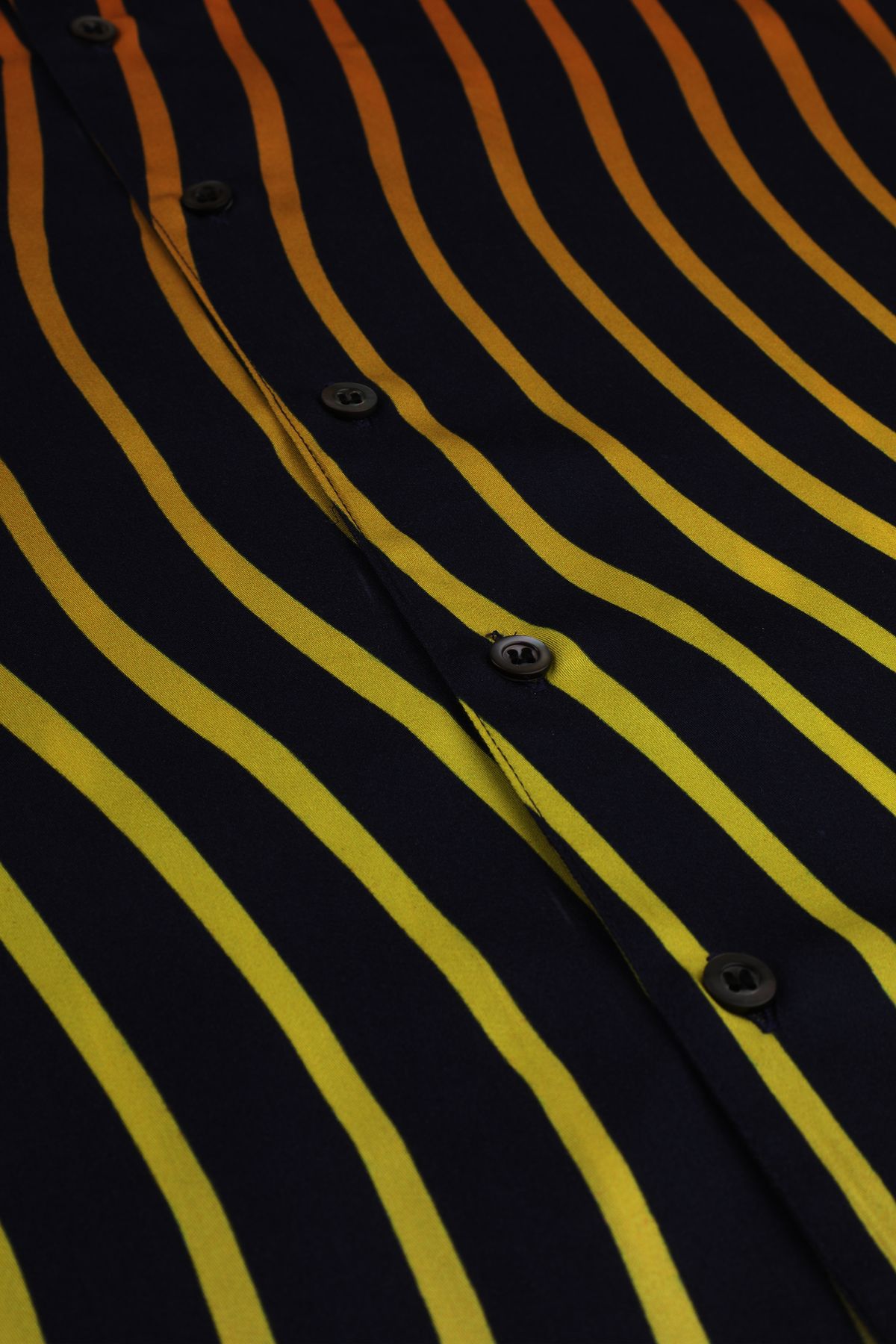Wavy Half sleeve shirt - image 3