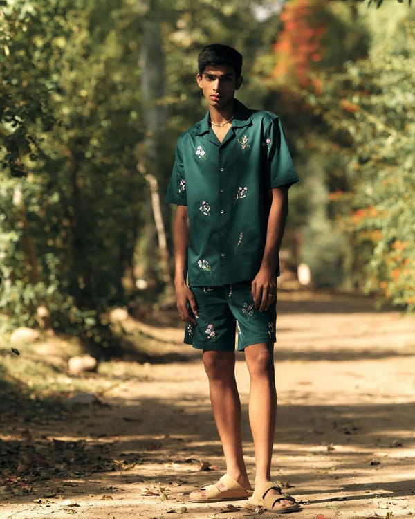 Perte D'ego — "Floral bunch" hand embroidered resort set