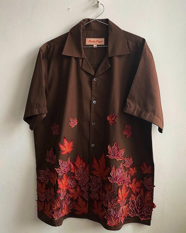 Perte D'ego — "Le fall" appliqué shirt