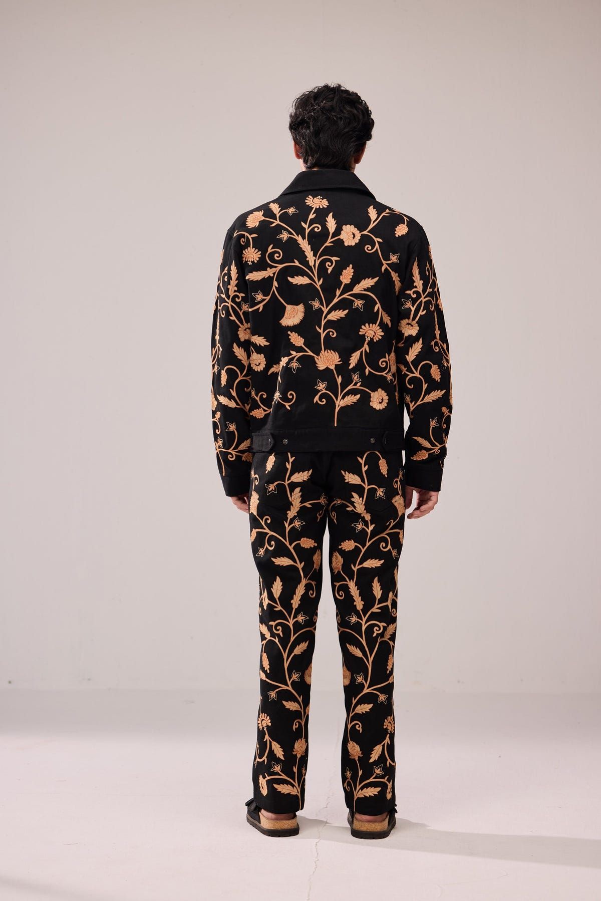 Vintage embroidered jacket - image 2