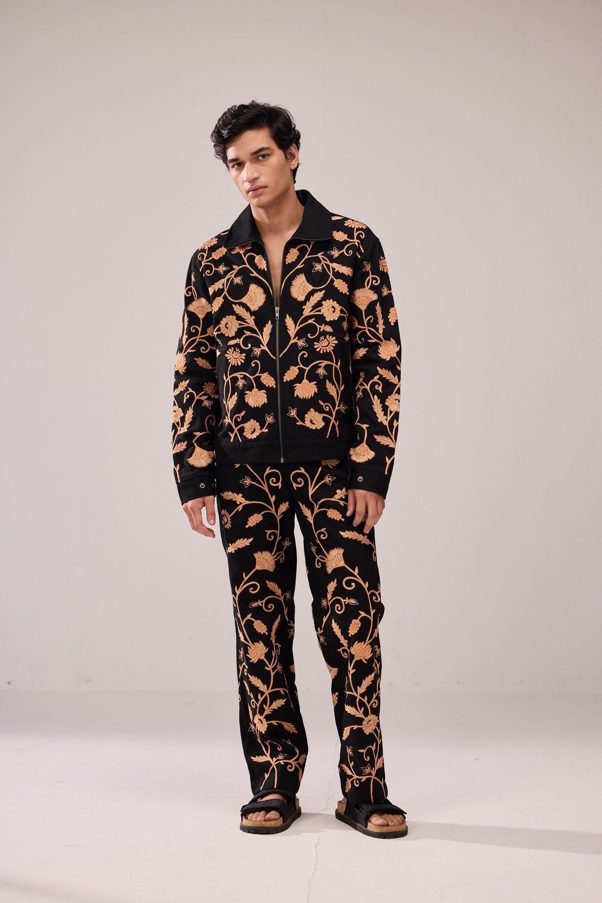 Vintage embroidered jacket - image 4