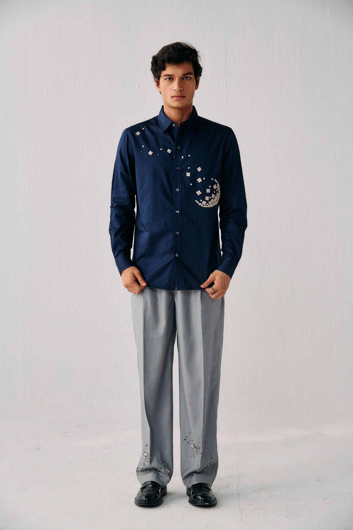 "Le cannes" hand embroidered pleated pants - image 4