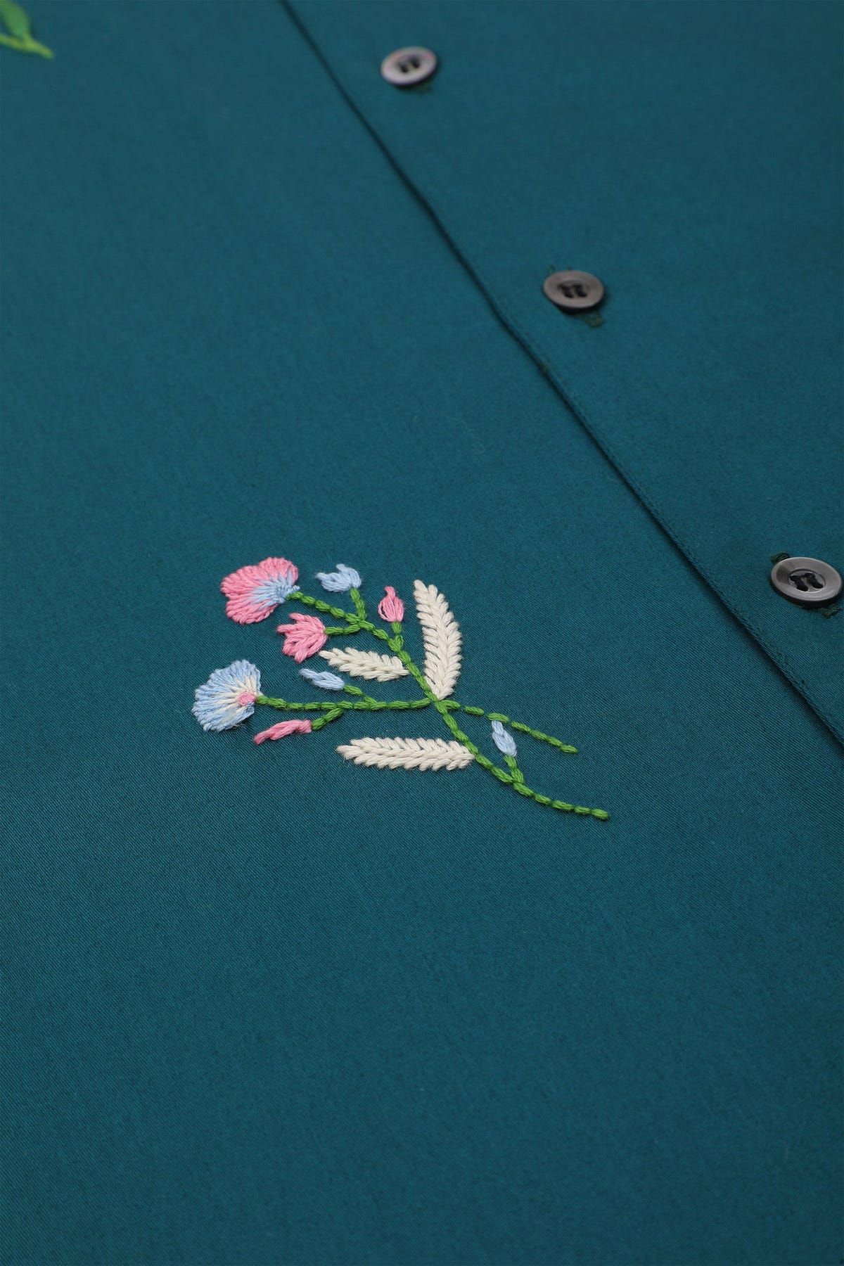 "Floral bunch" hand embroidered Shirt - image 4