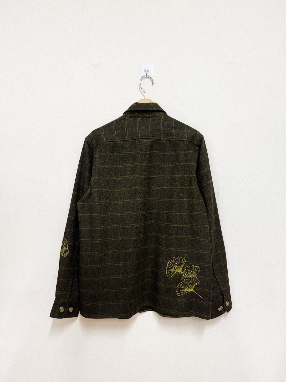 Wild flowers hand embroidered wool overshirt - image 4