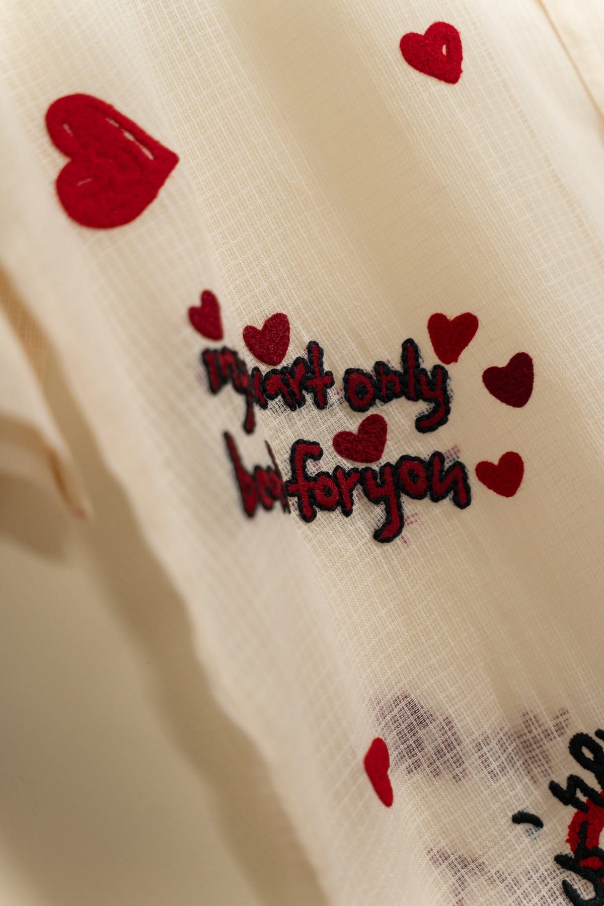 "Mi Amor" Hand embroidered hearts Shirt - image 4