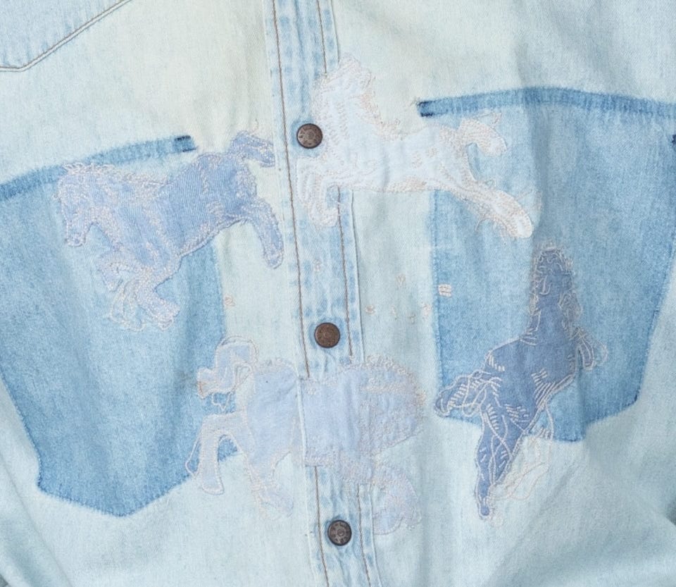 HUSSAIN / HORSE APPLIQUÉ SHIRT BLUE - image 3
