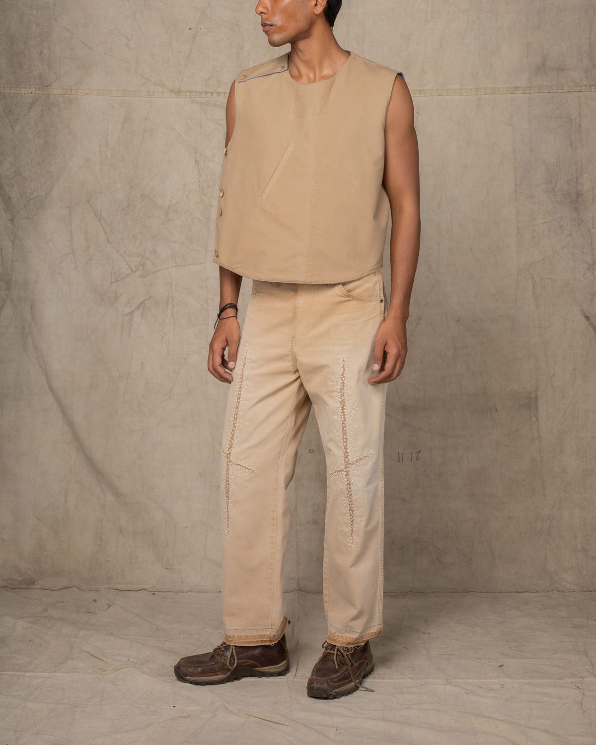 CROSS KNEE PANTS BEIGE - image 3