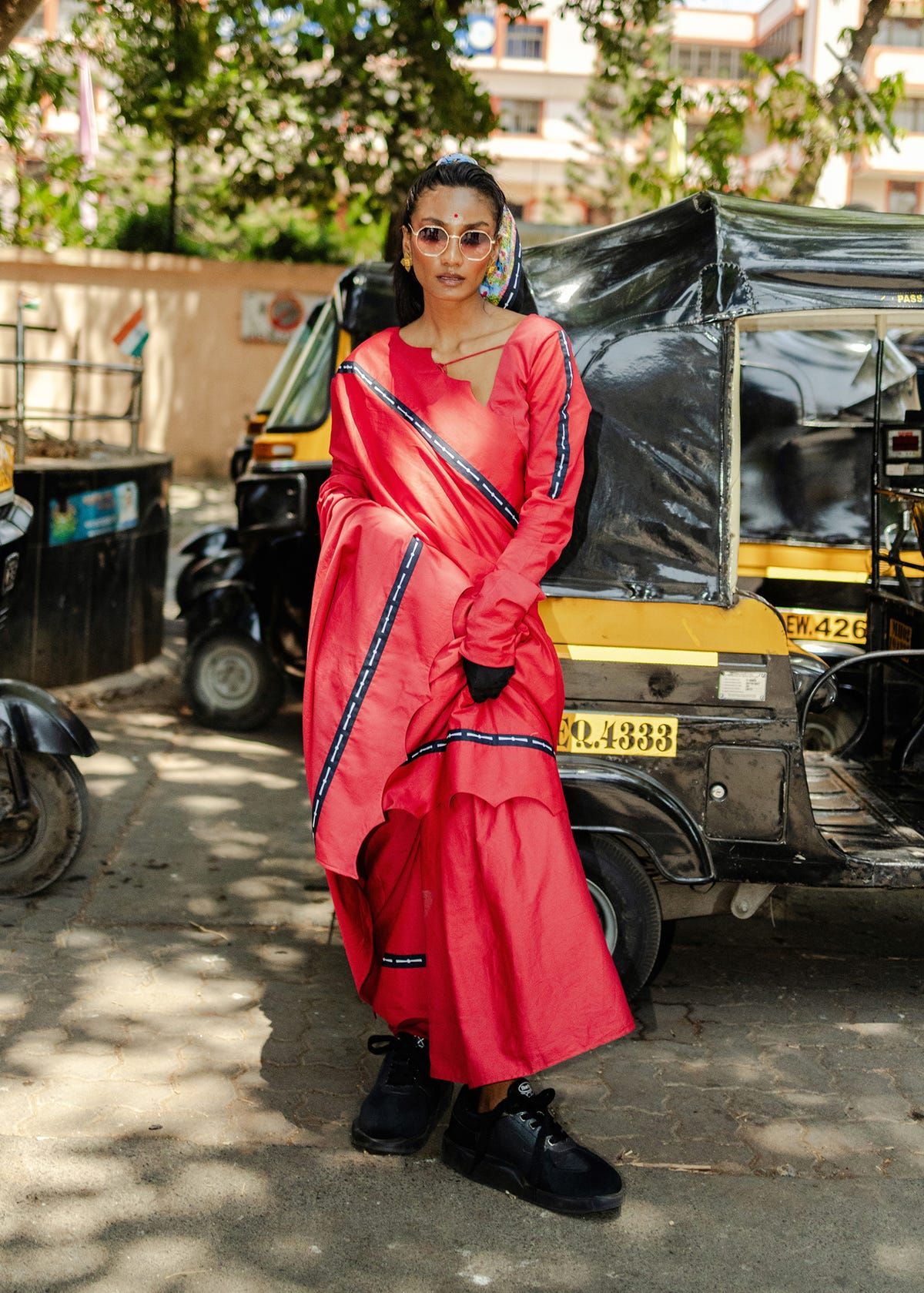 Scalloped edge saree - image 1