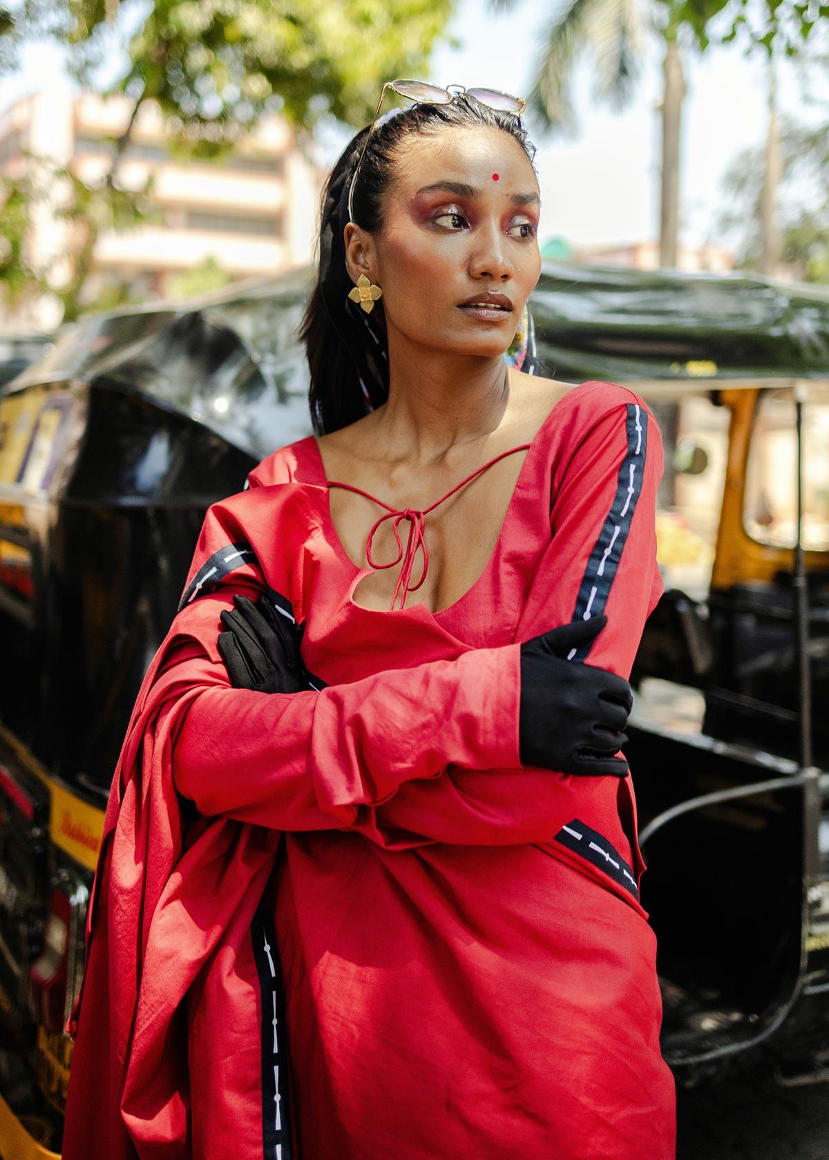 Scalloped edge saree - image 2