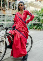 Scalloped edge saree view 3