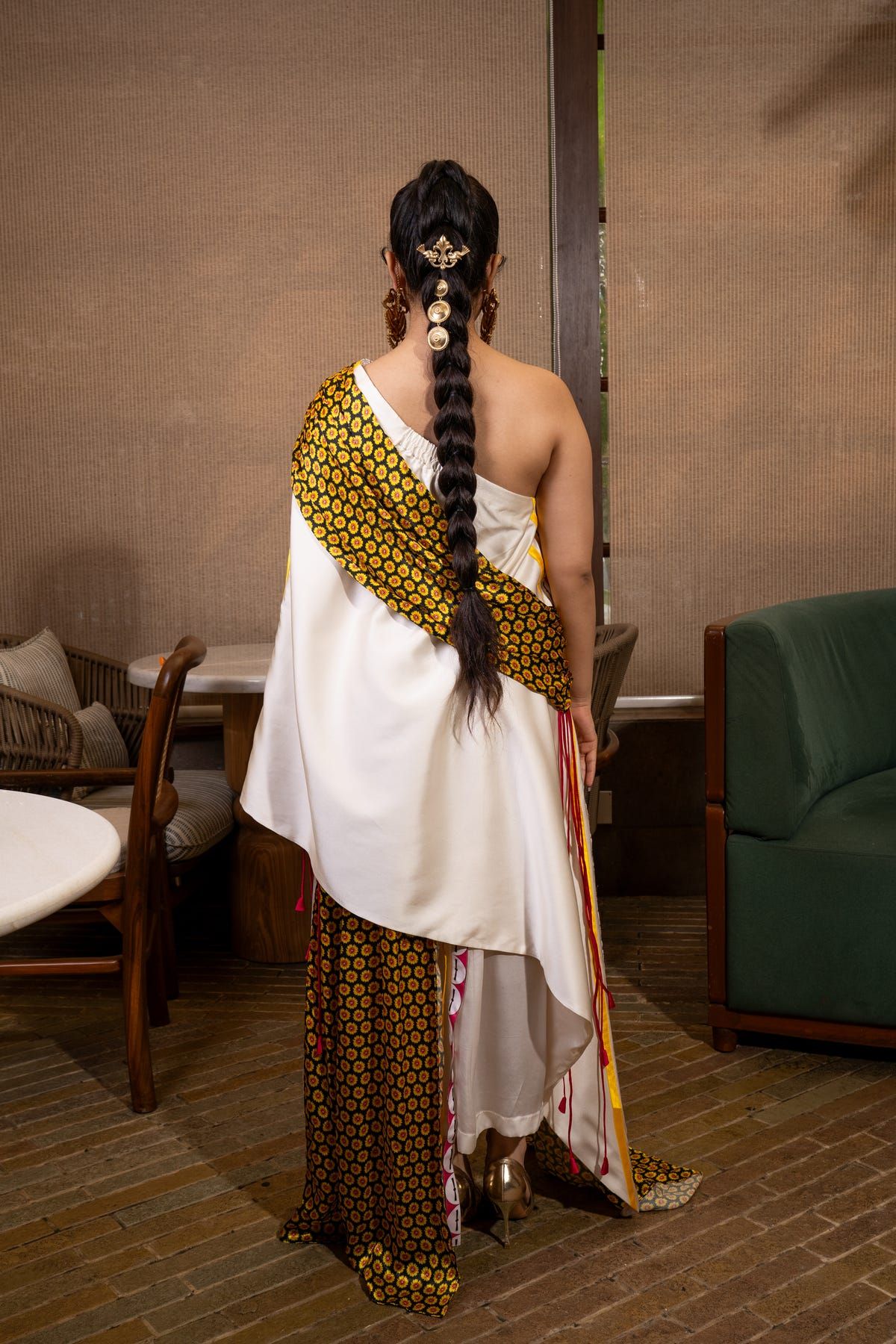 Cross drape one shoulder set - image 4