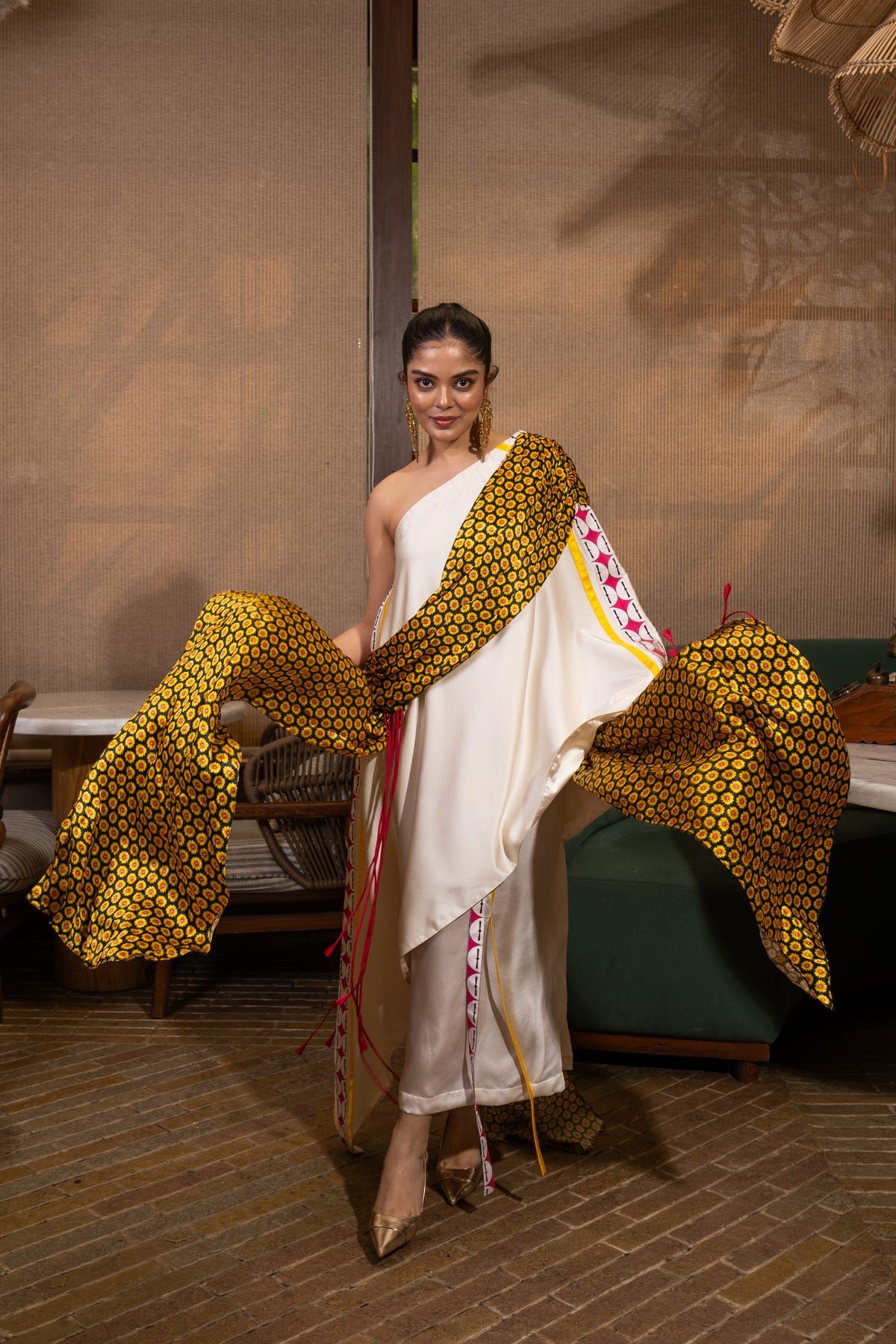 Cross drape one shoulder set - image 6