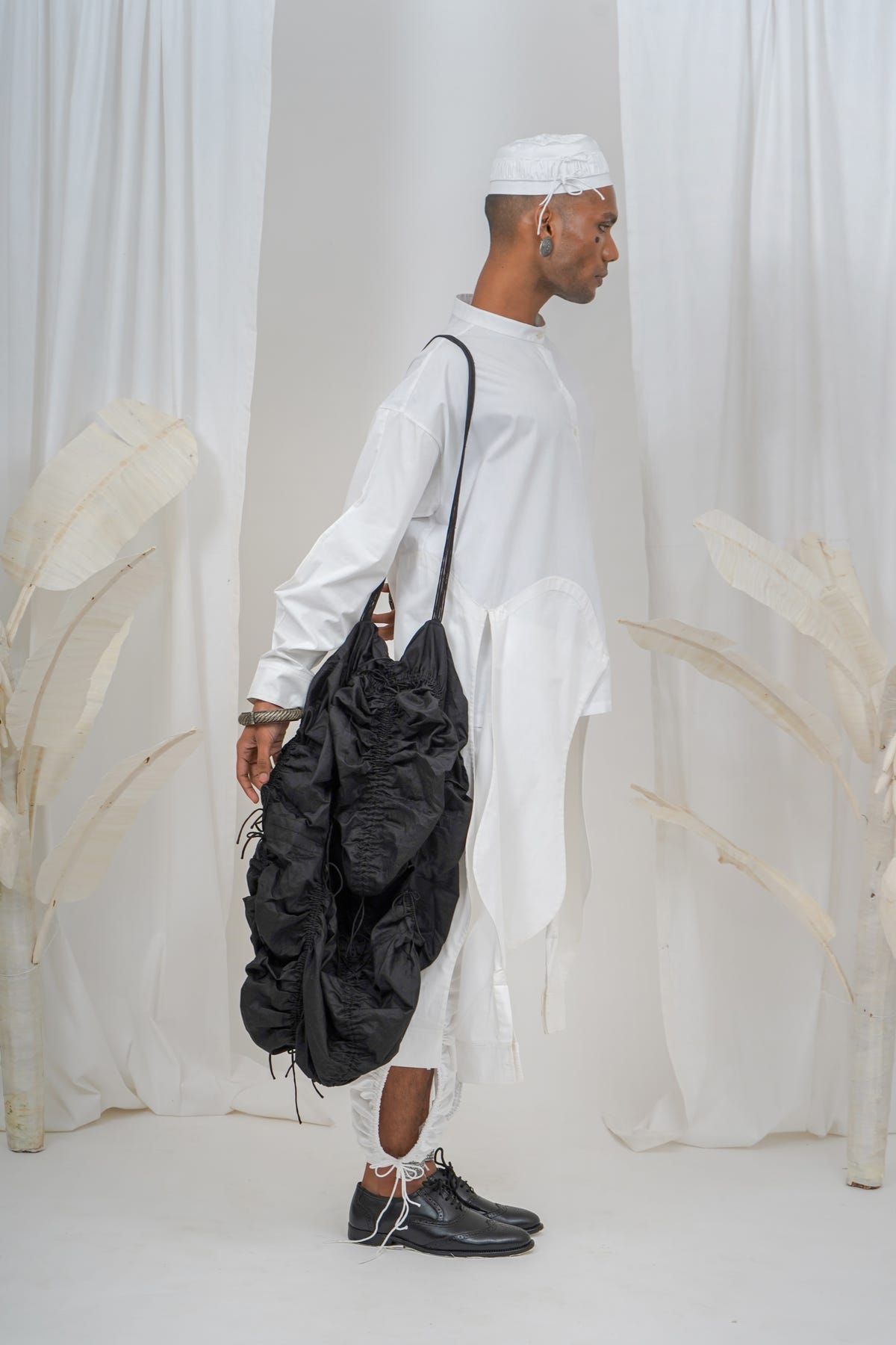 Gathered hoodie bag - image 3