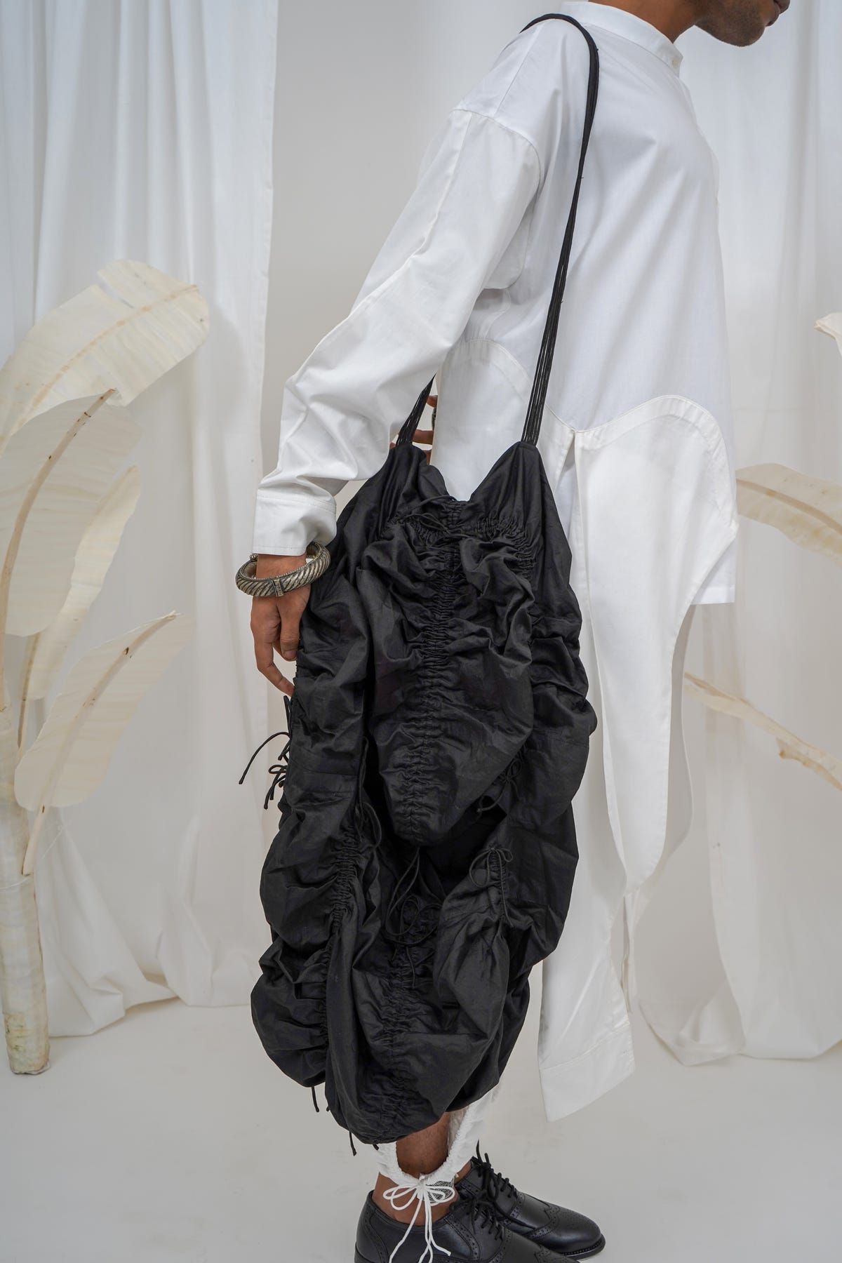 Gathered hoodie bag - image 5