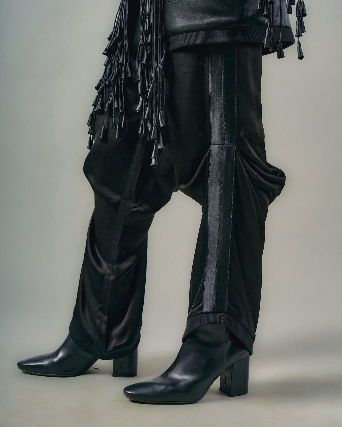 Cut-out tassels jacket + Pick-up trouser set - image 5