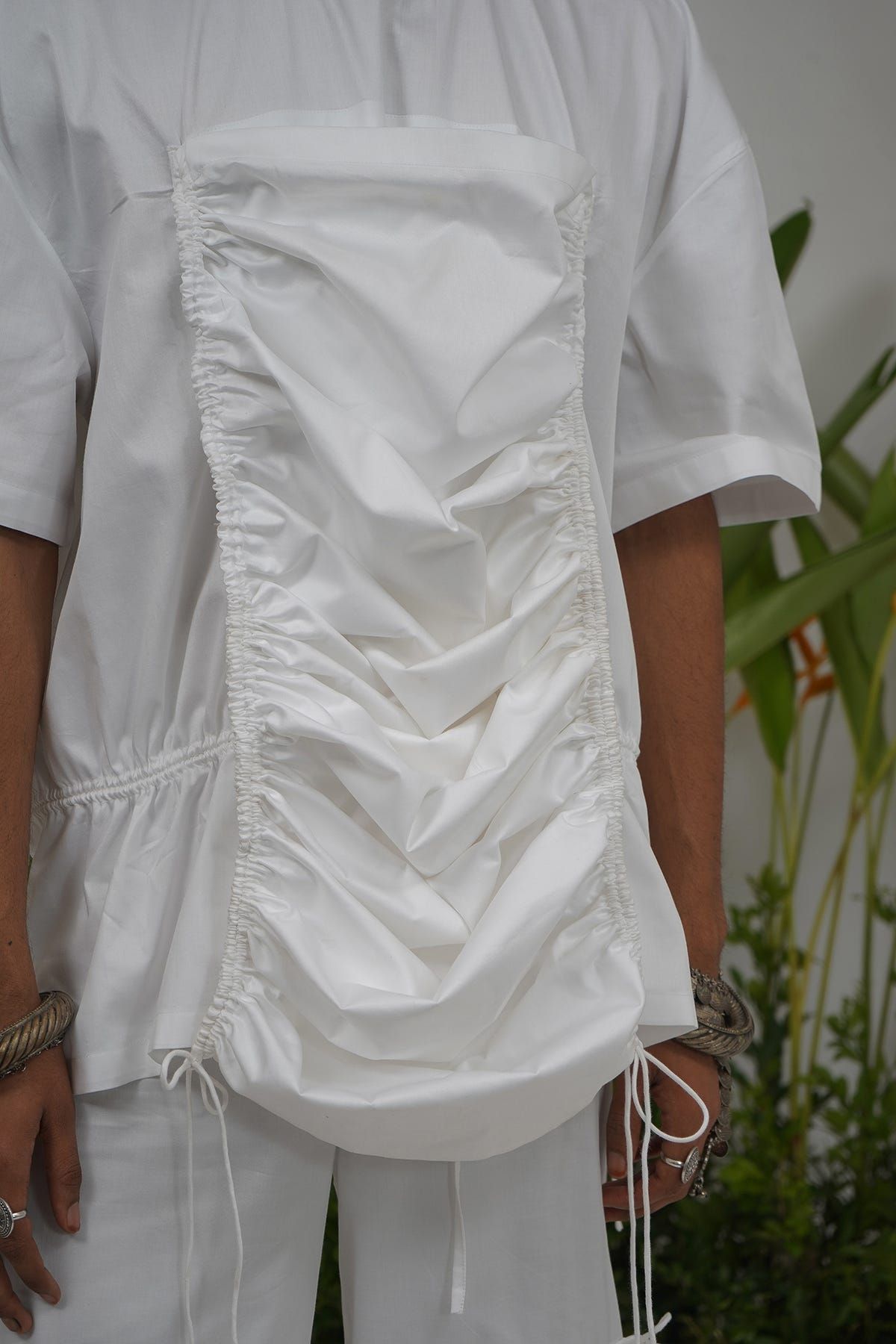 Gathered pocket T-shirt - image 4