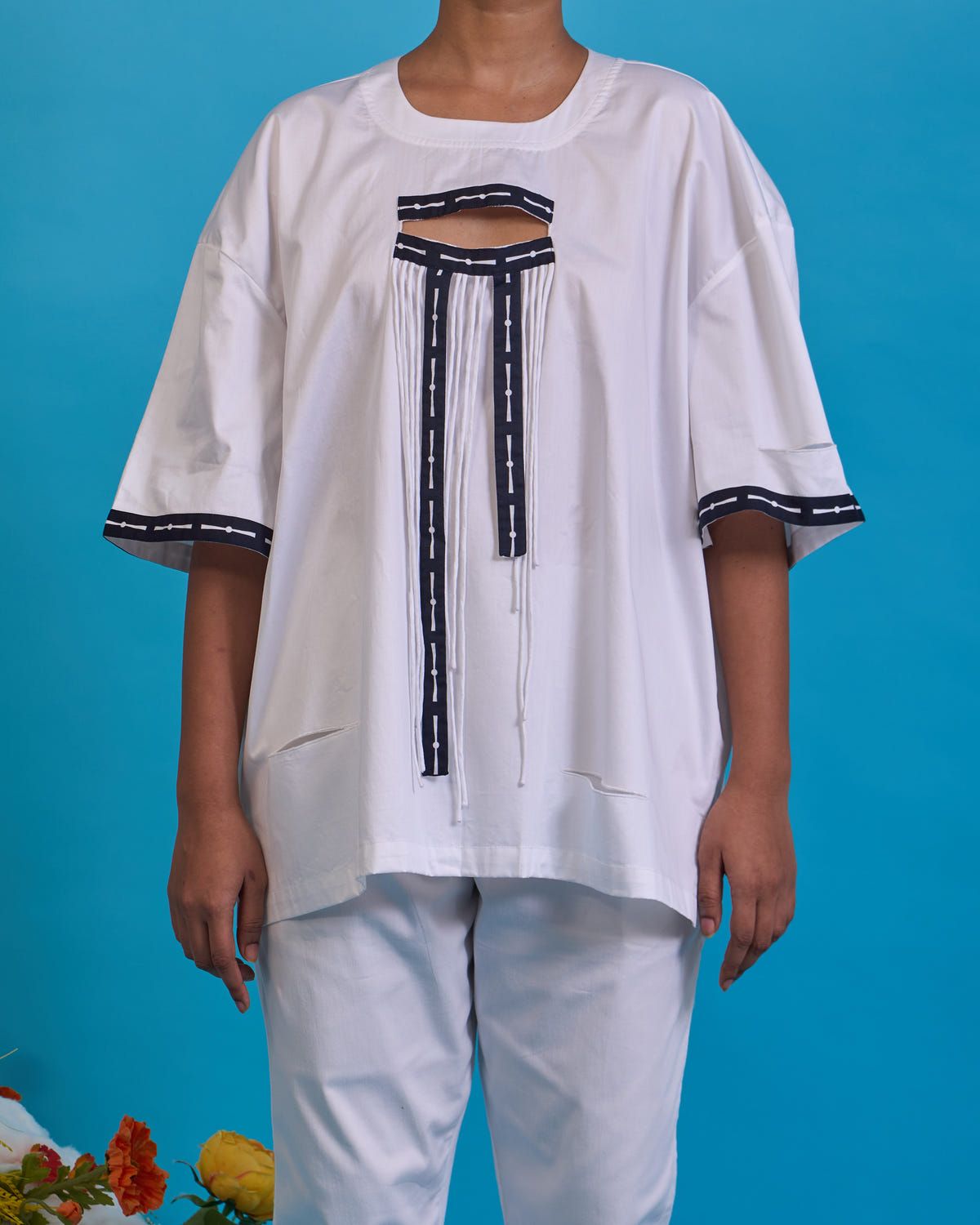 Cut-out fringed T-shirt - image 4