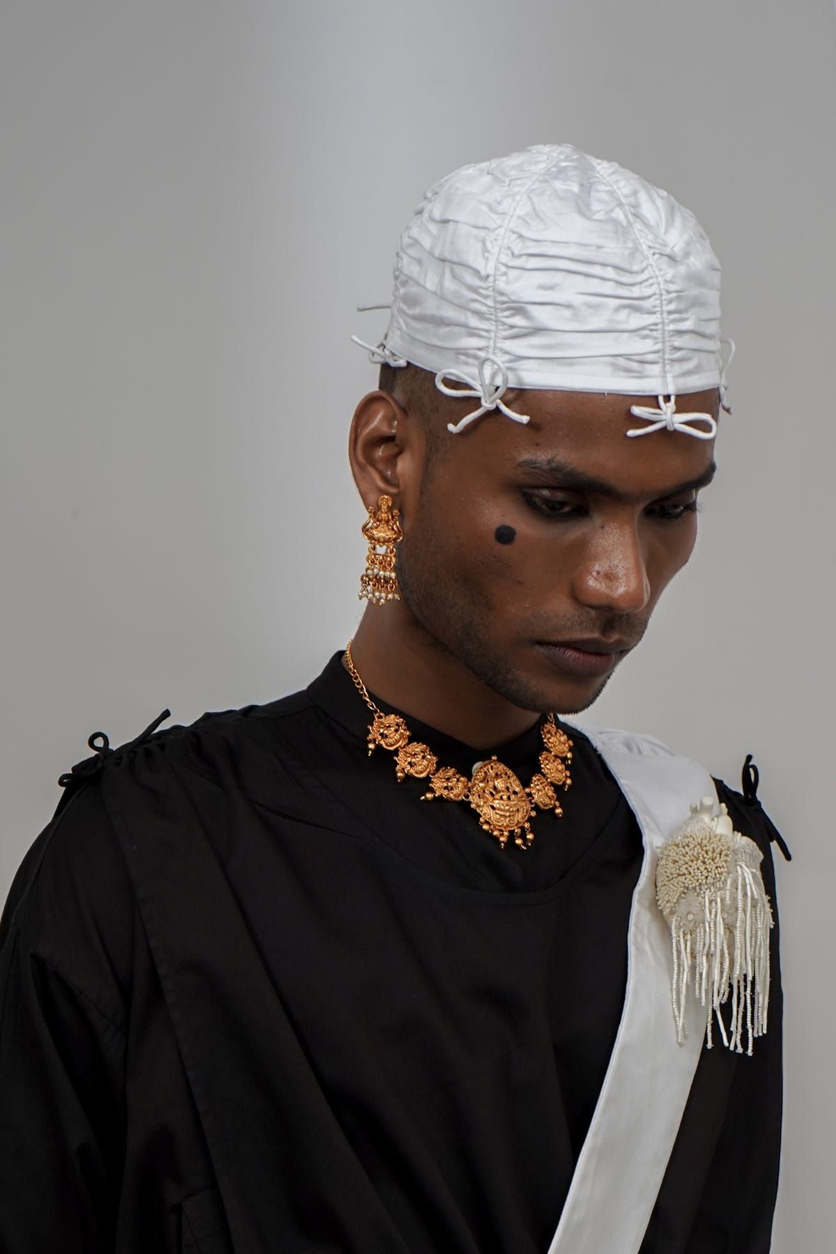 Gathered topi - image 2