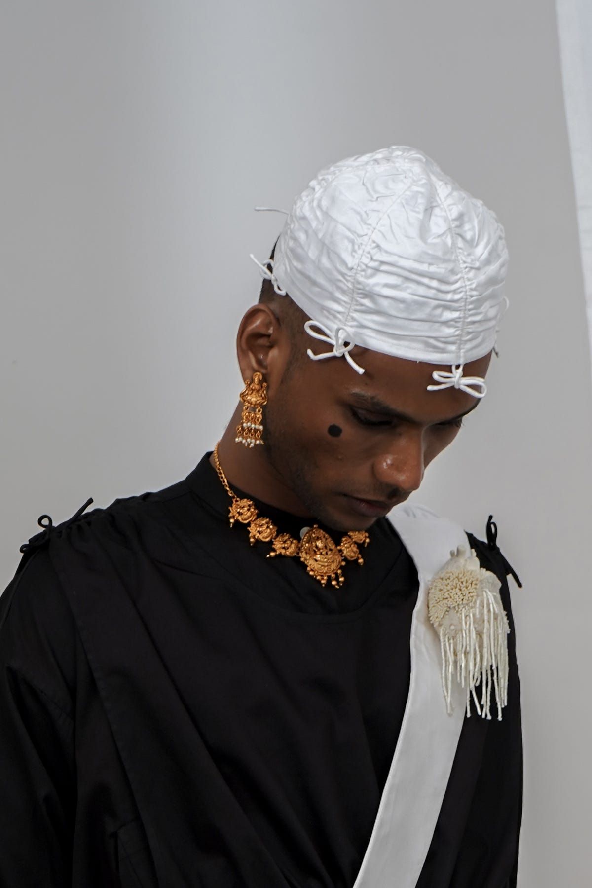 Gathered topi - image 3