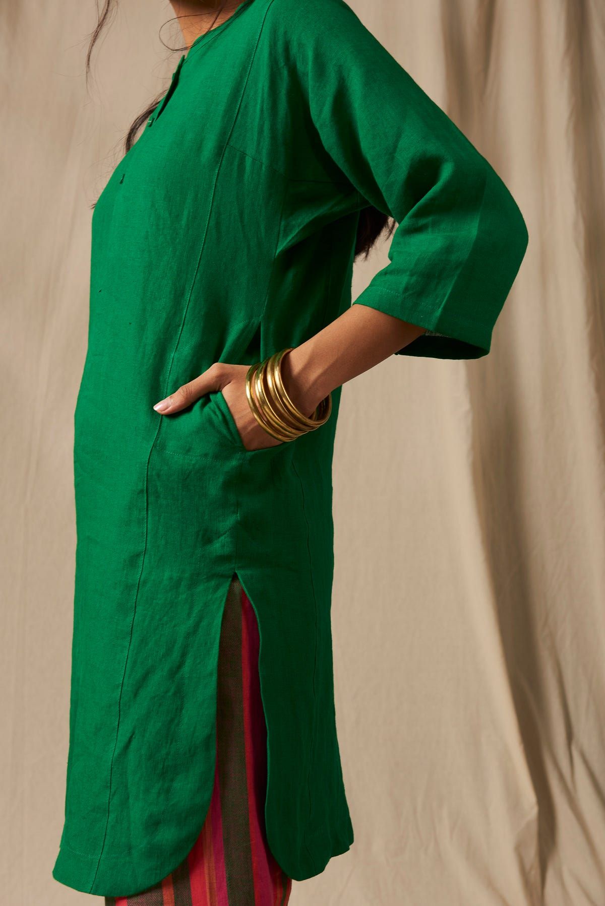 Panna Linen Panelled Kurta Set - image 9