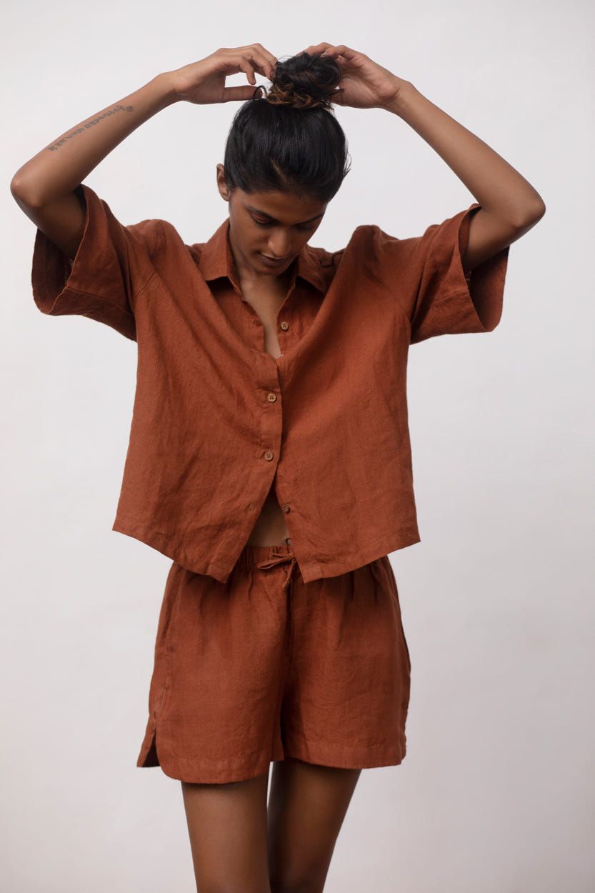 Cinnamon Linen Women's Shorts Set - image 5