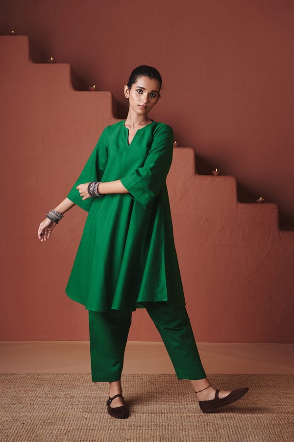 Saphed — Panna Linen Pheran Kurta Set