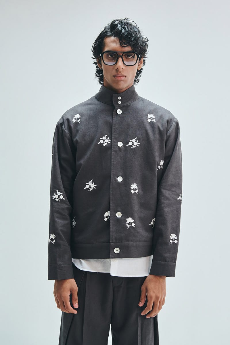 Pebble Co-Linen Embroidered Men’s Stand Collar Jacket