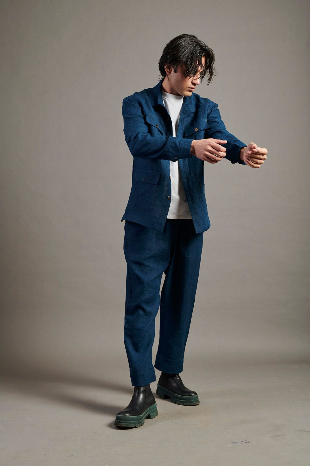 Indigo Linen Men's Overshirt - image 7