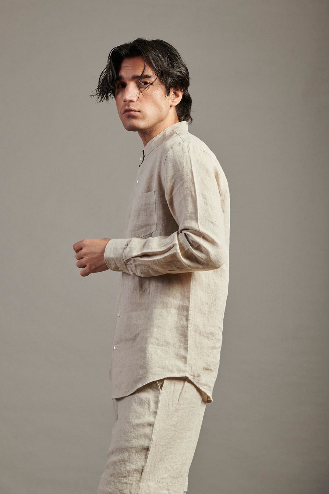 Undyed Linen Band Collar Shirt - image 7