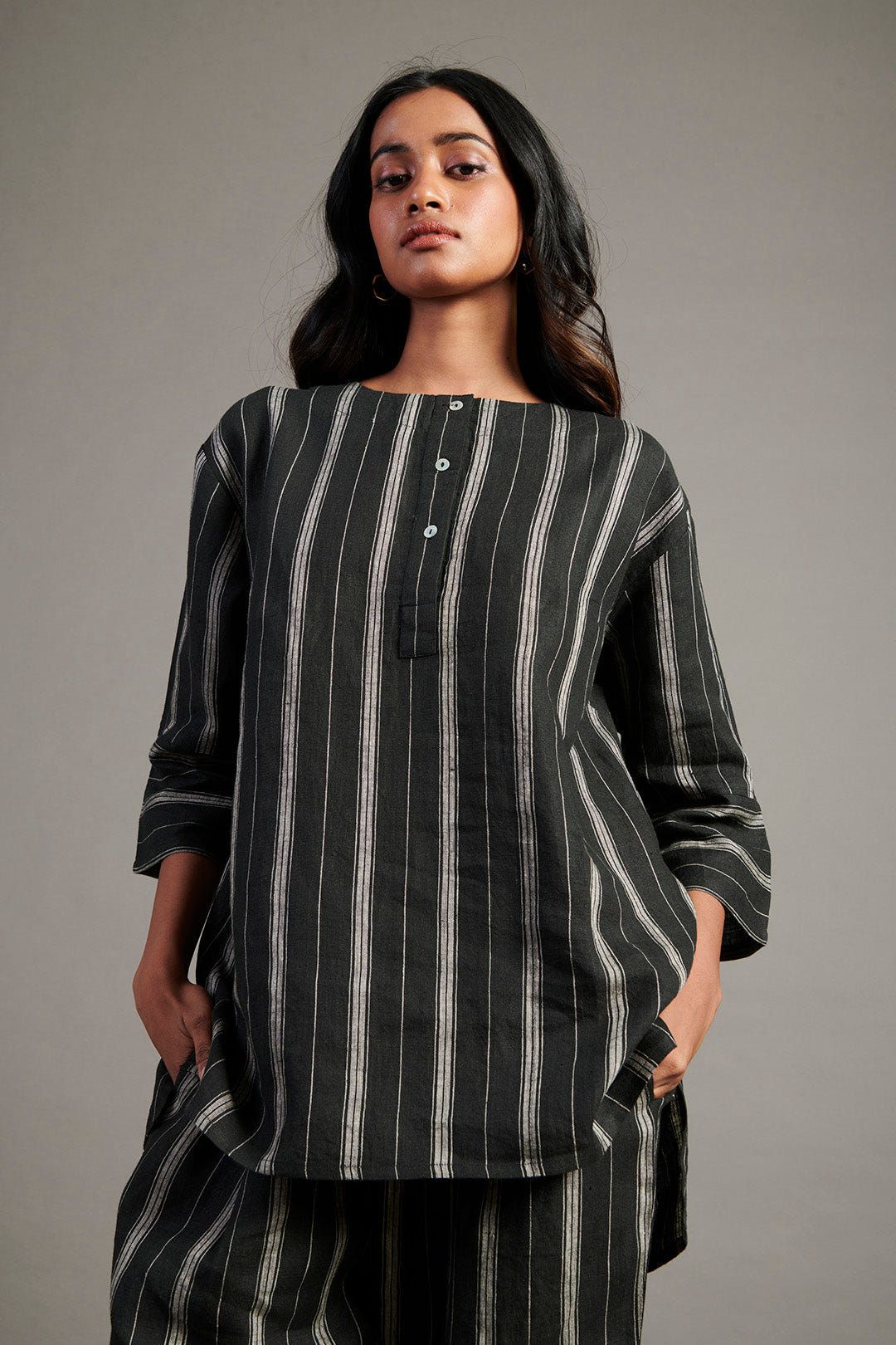 Dhaari Linen Pleated Pants - Sale - image 3