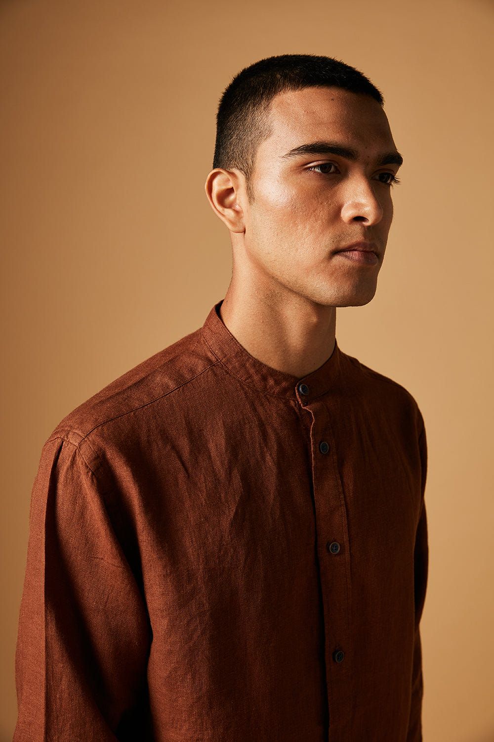 Cinnamon Linen Men's Band Collar Shirt - image 6