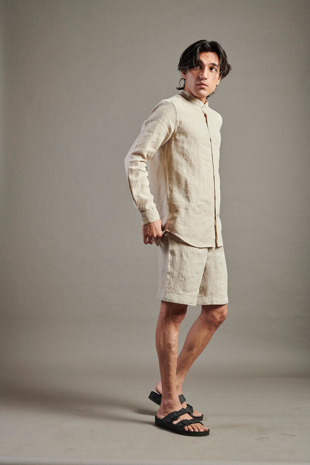 Undyed Linen Golf Shorts - image 4