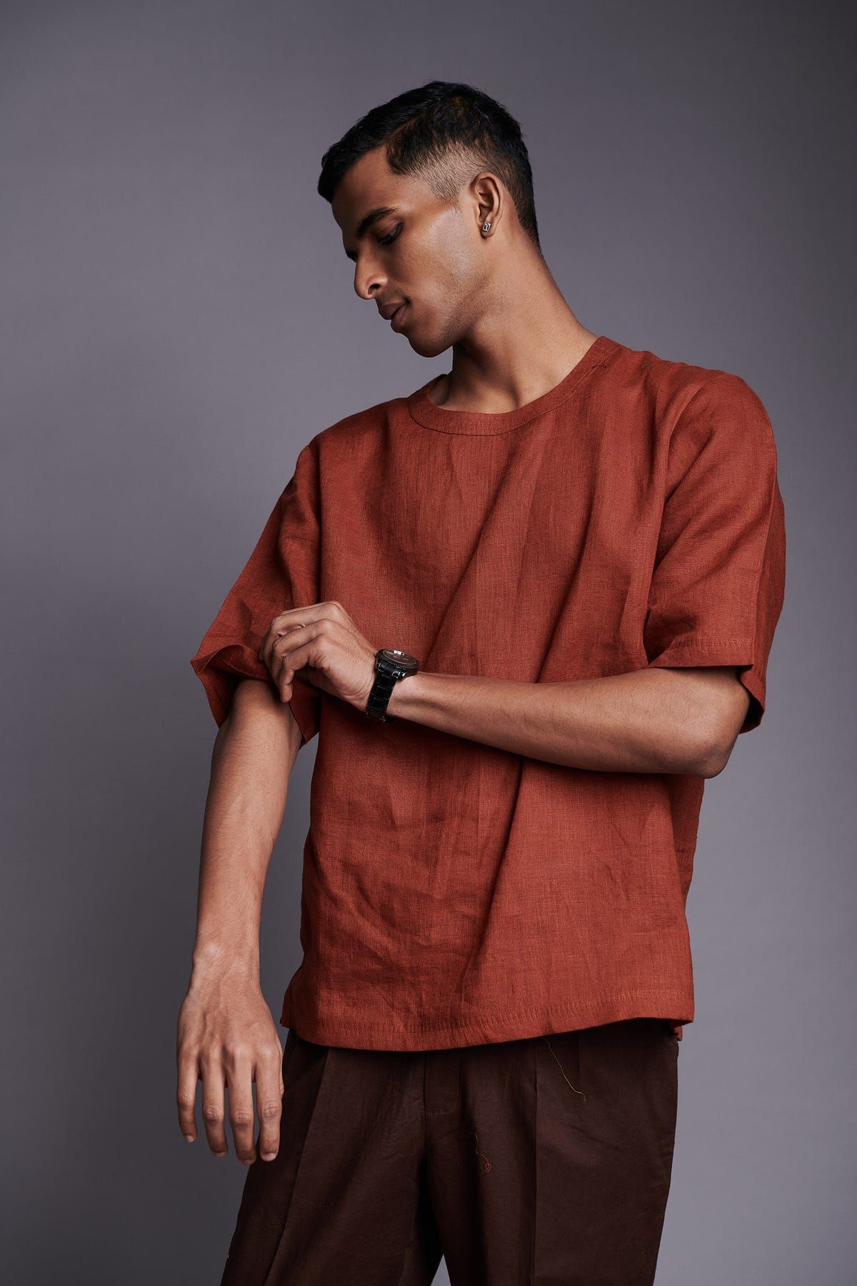 Cinnamon Linen Men's Woven T-shirt - image 4