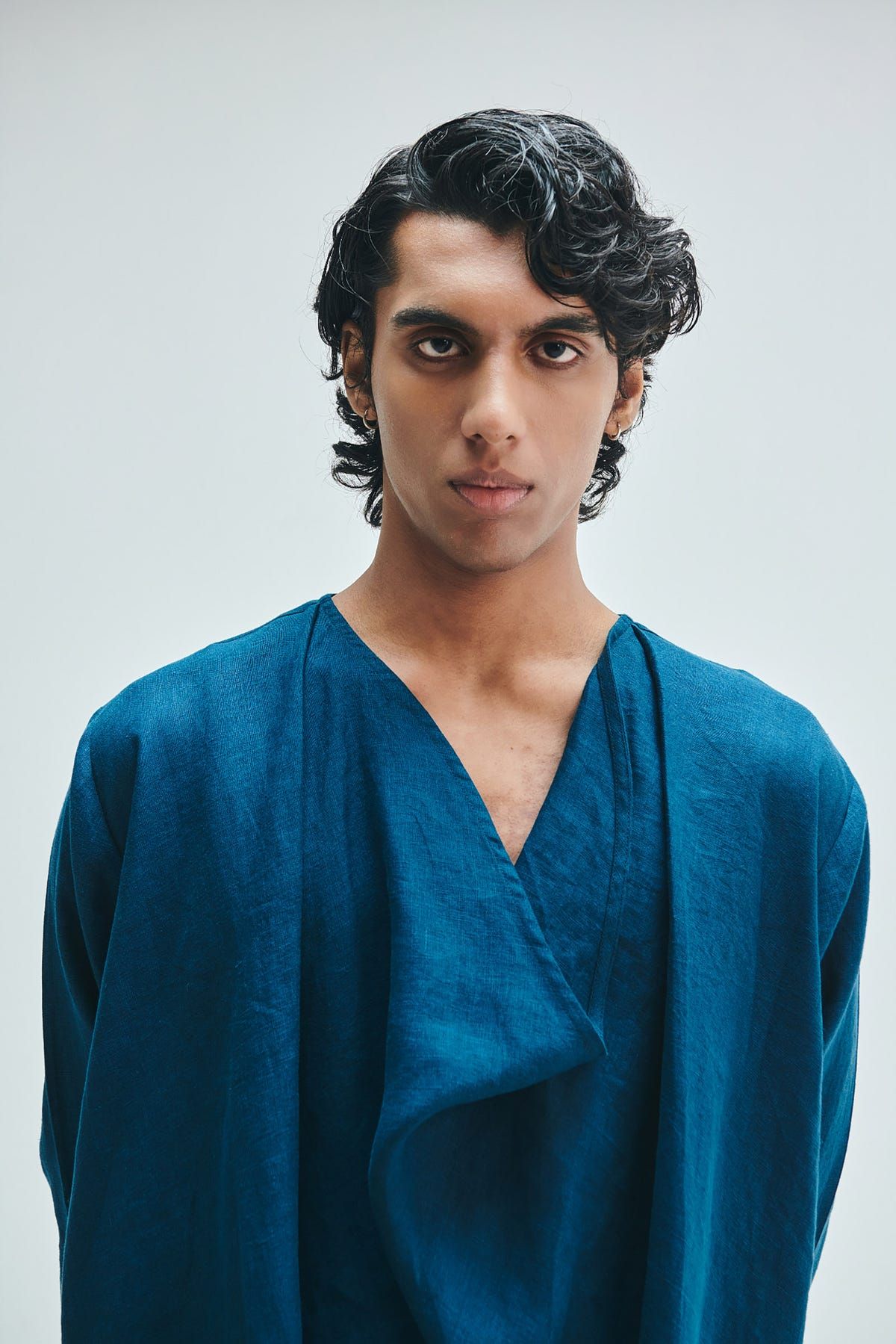 Indigo Linen Men's Cowl Neck Kurta - image 9