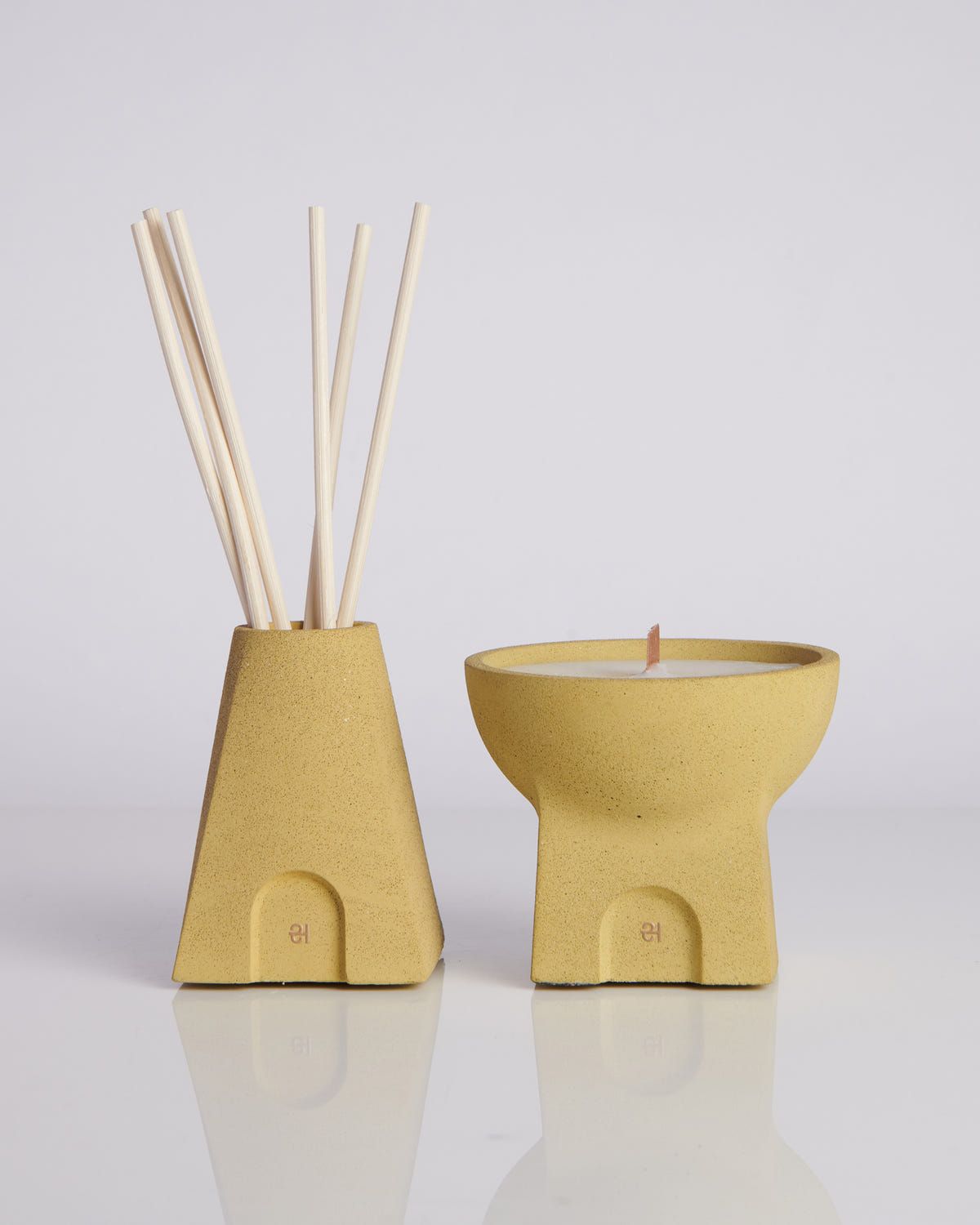 Savaar Soy Candle & Reed Diffuser Set - image 5