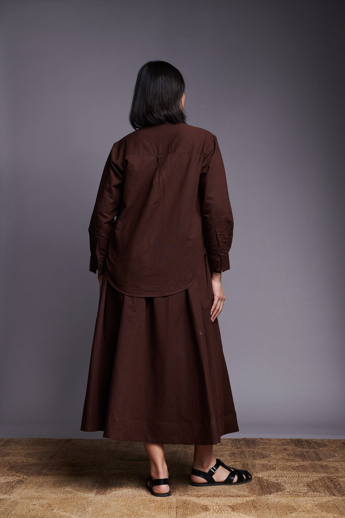 Coffee Co-Linen Round Hem Shirt - image 6