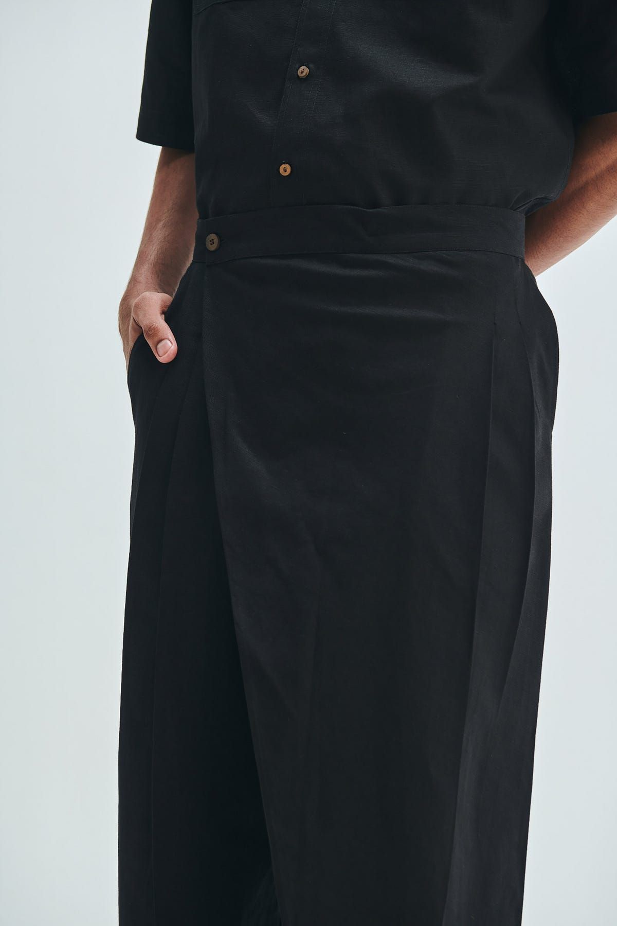 Kohl Co-Linen Men's Wrap Trousers - image 6