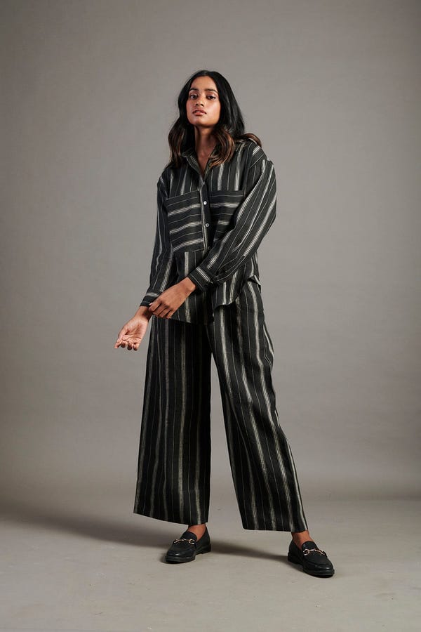 Saphed — Dhaari Linen Oversized Pocket Shirt - Sale